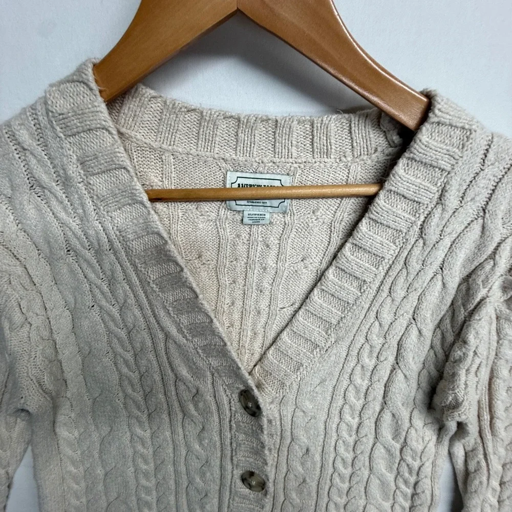 American Eagle Womens XS Cable Knit Cardigan Cream Cropped Button Sweater